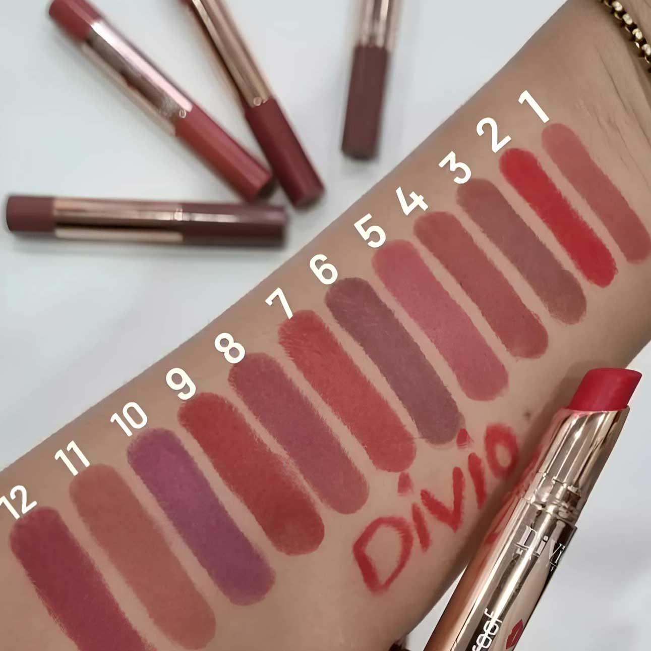 رژ لب بدون سرب 24 ساعته