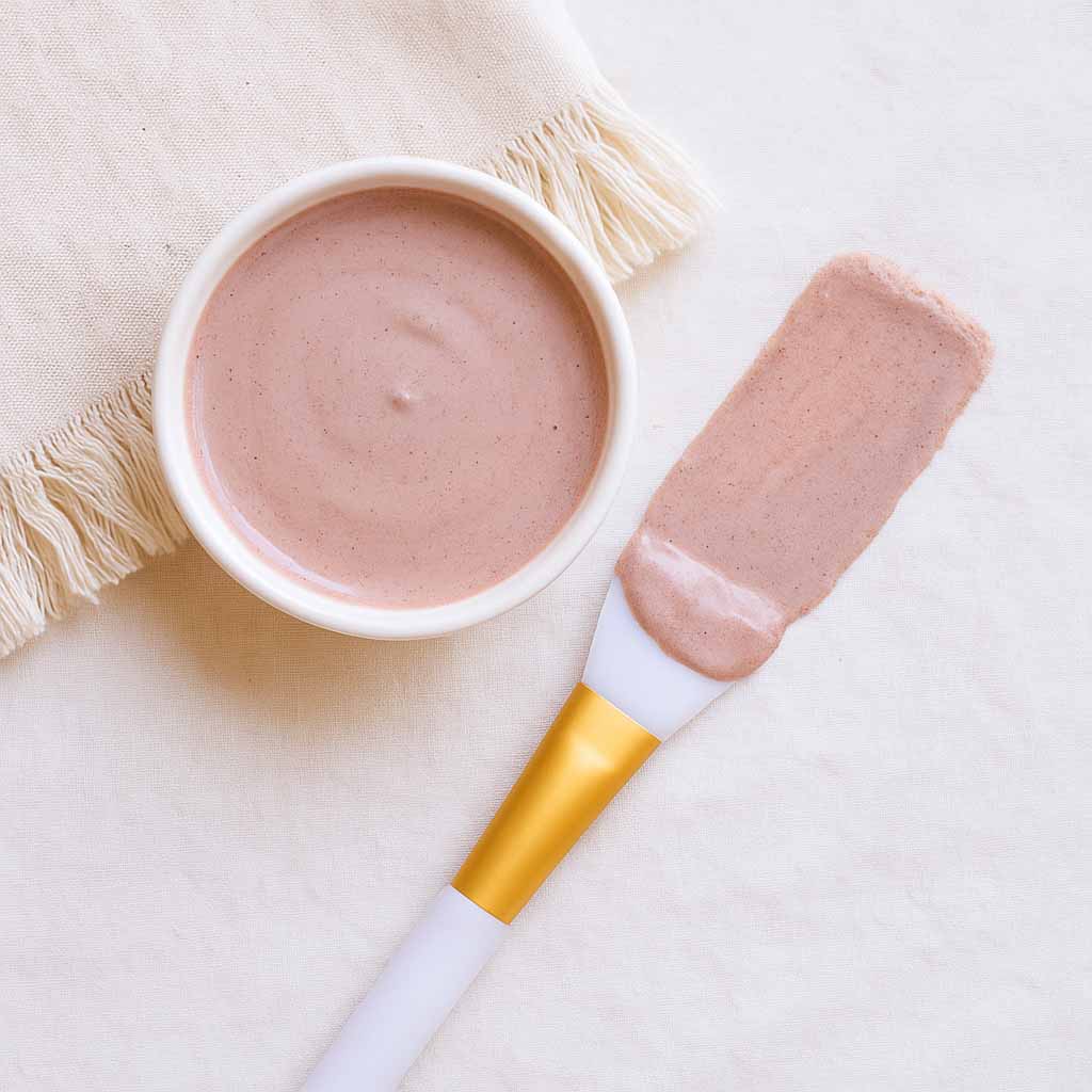 استفاده ماسک صورت خاک رس صورتی WKD